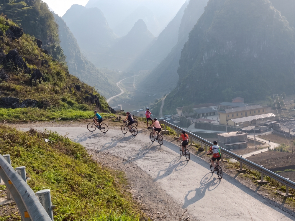 xe đạp touring xuyên Việt